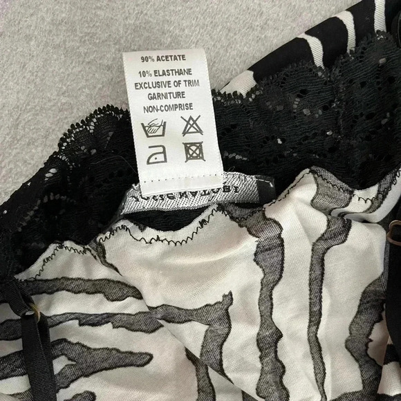 ❤️2/$50❤️[M]Josie Natori Zebra  Print Slip Dress - Picture 4 of 6